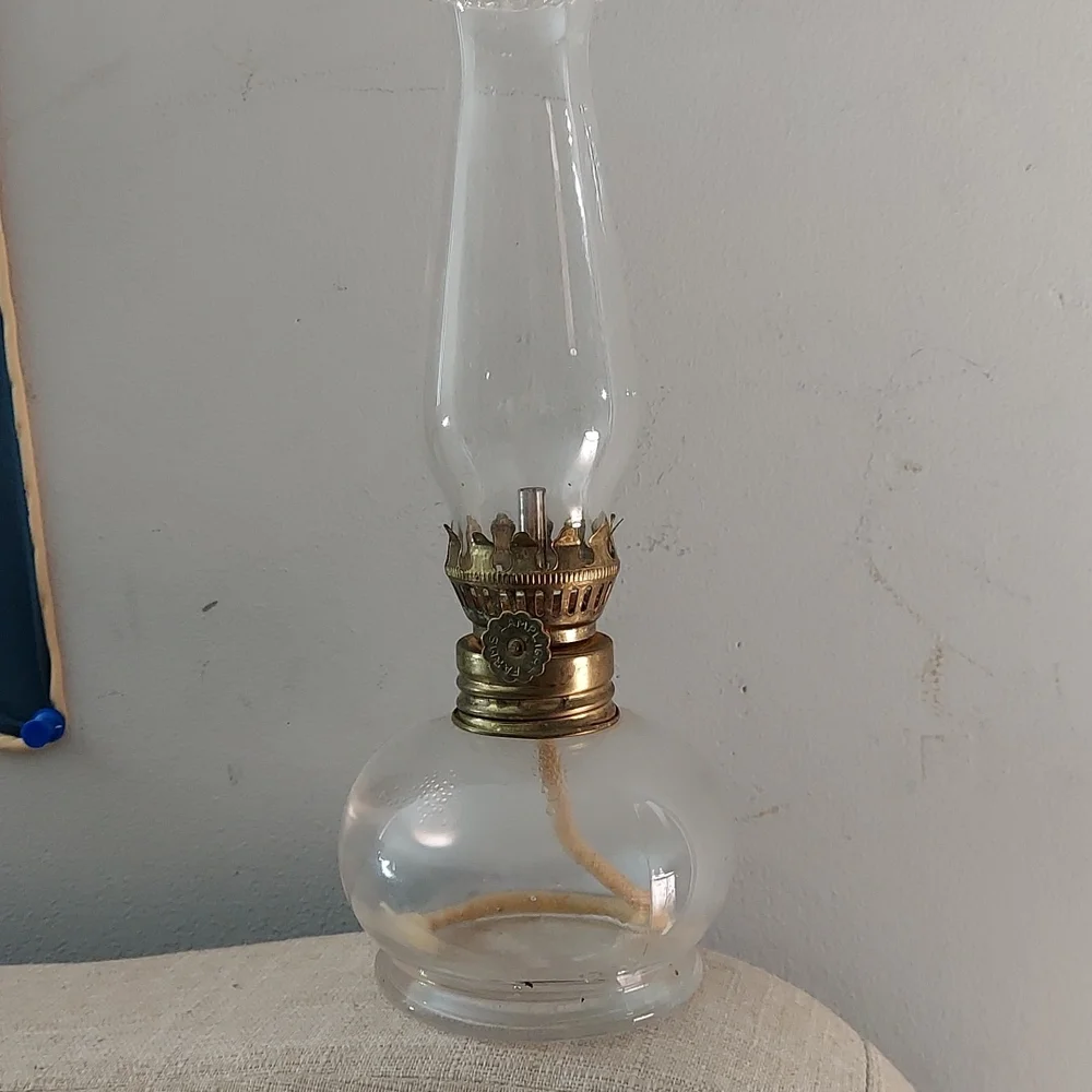 8 inch Lamplight Farms #2 Oil Lamp Clear Glass Ball Made In Italy